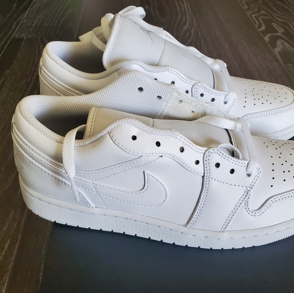 Nike Air Jordan 1 Low White - Picture 3 of 7